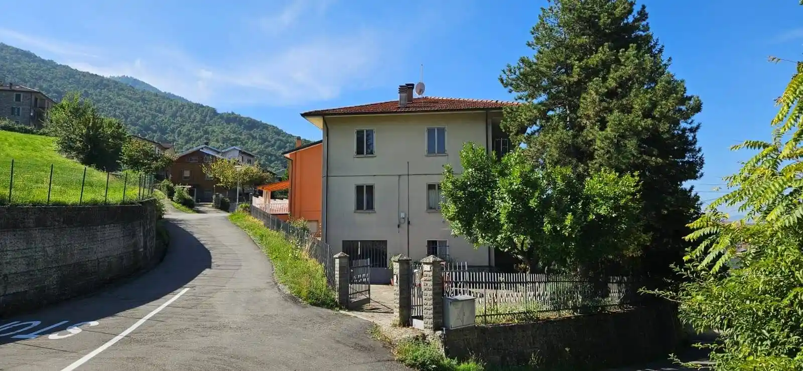 Villa in vendita a Varsi