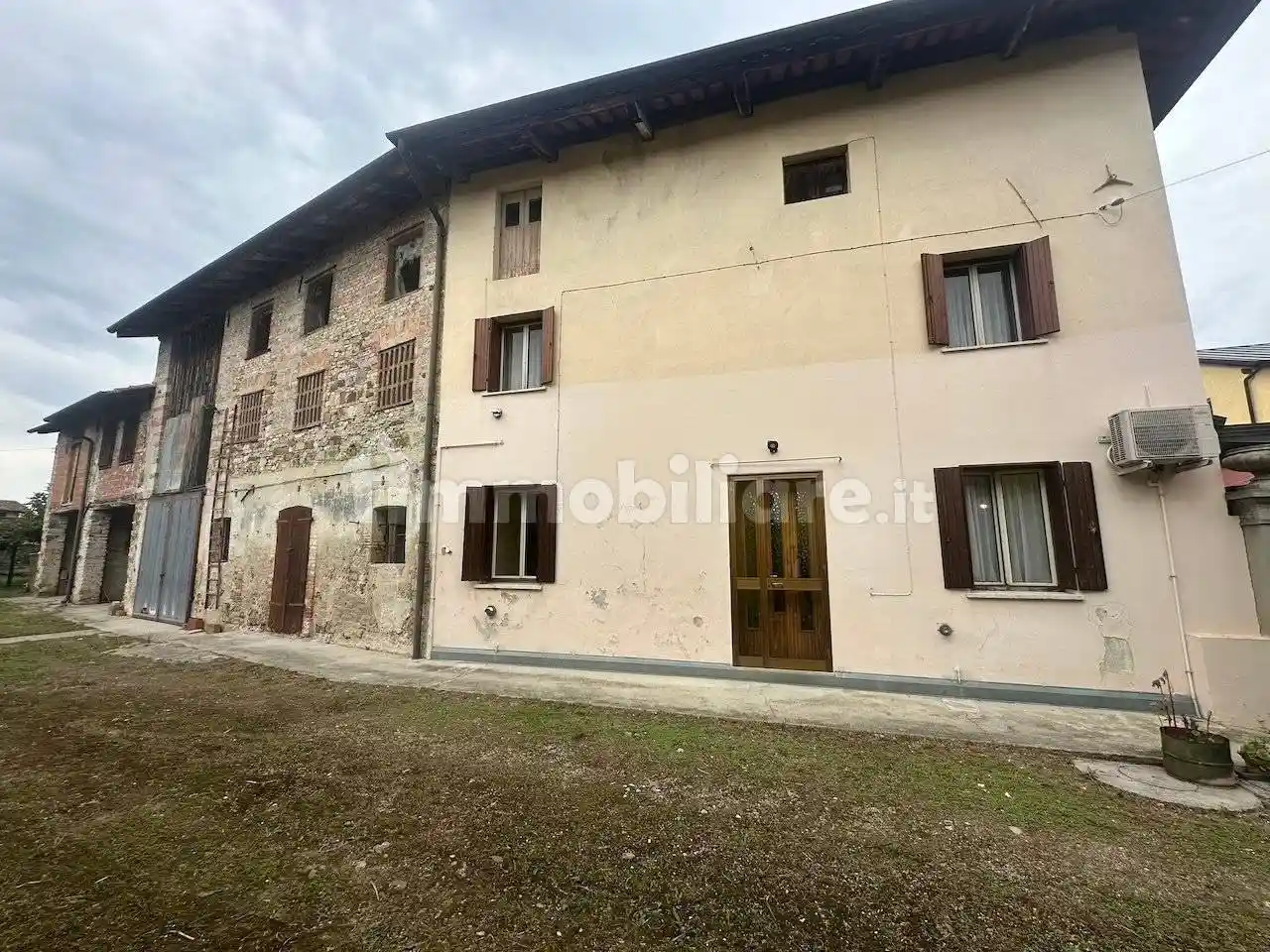Rustico - Casale in vendita a Trivignano Udinese