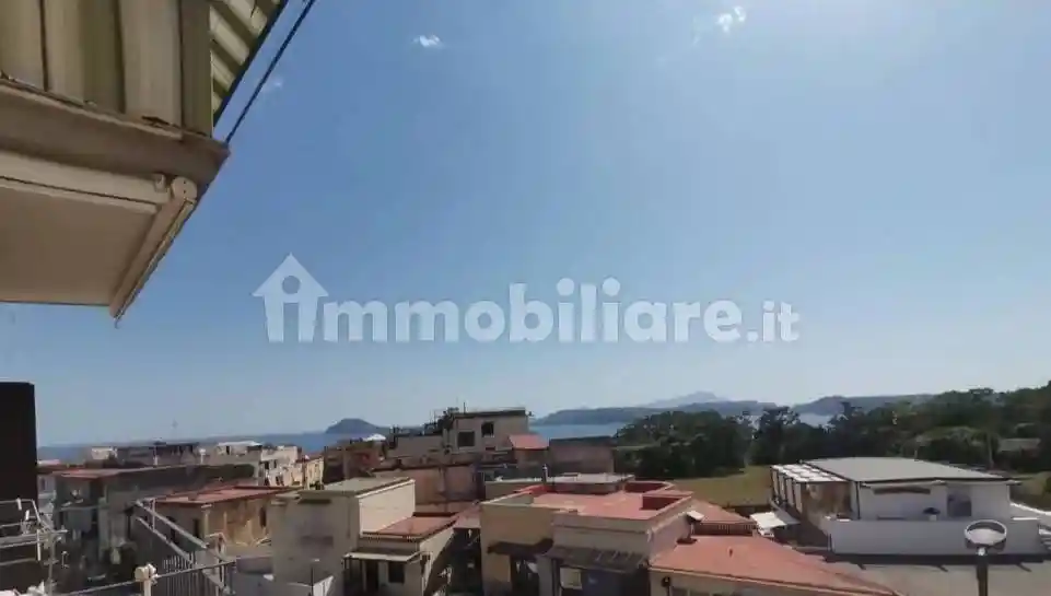 Appartamento in affitto a Pozzuoli