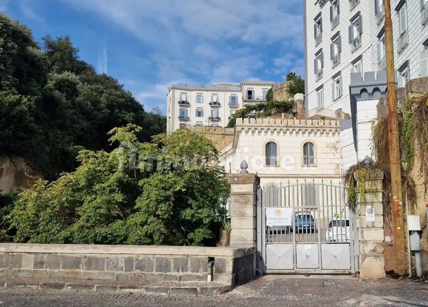 Appartamento in vendita a Napoli