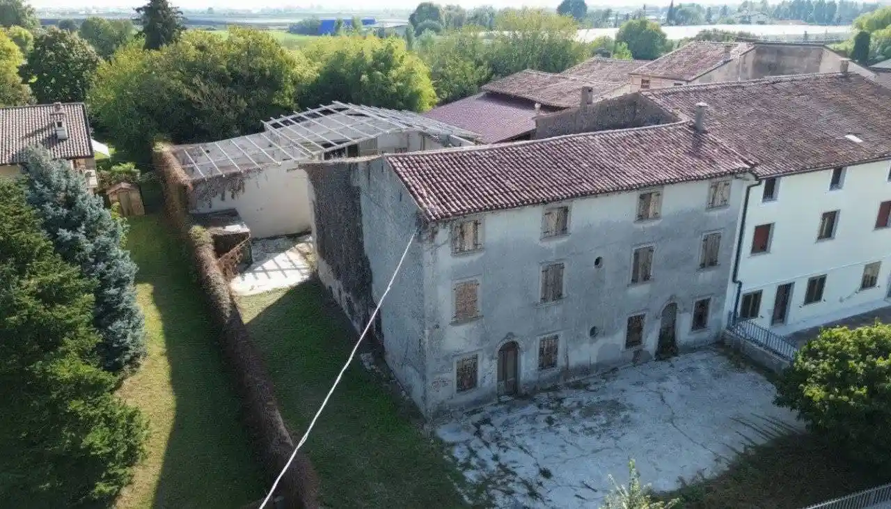 Rustico - Casale in vendita a Villafranca di Verona