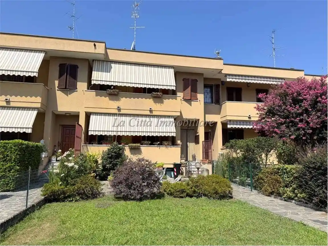 Villa in vendita a Novara