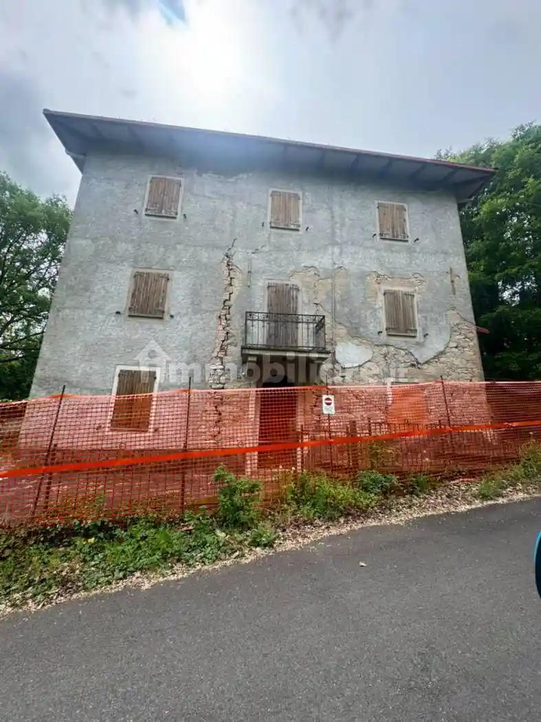 Palazzo - Edificio in vendita a Grizzana Morandi