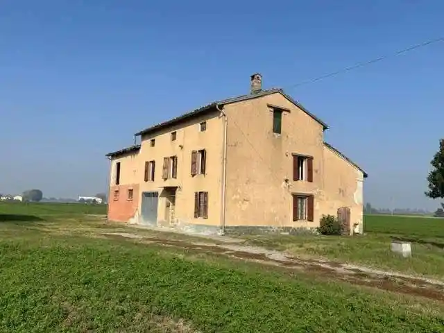 Rustico - Casale in vendita a Soragna
