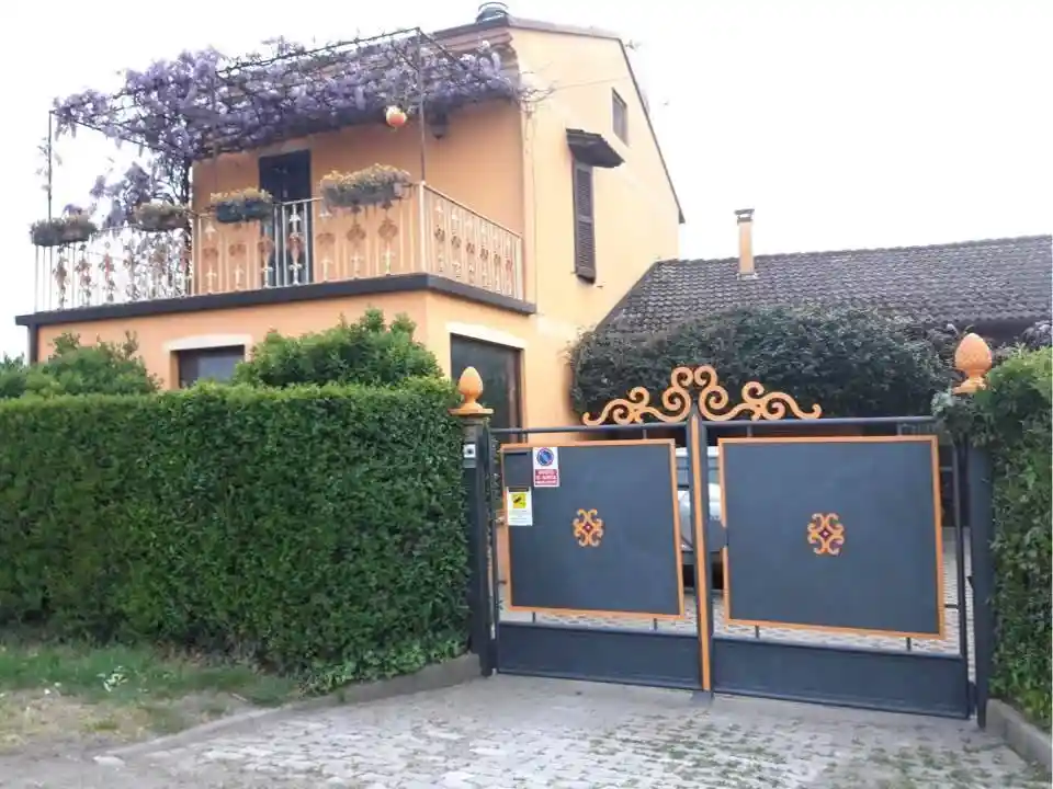 Villa in vendita a Cremona