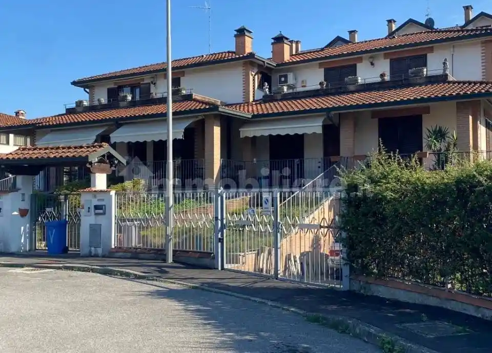 Villa in vendita a Carpiano