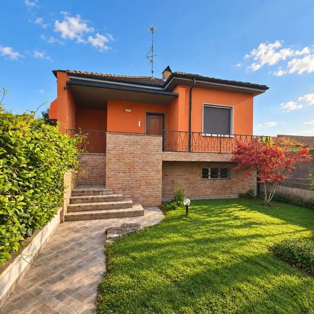 Villa in vendita a Cervesina