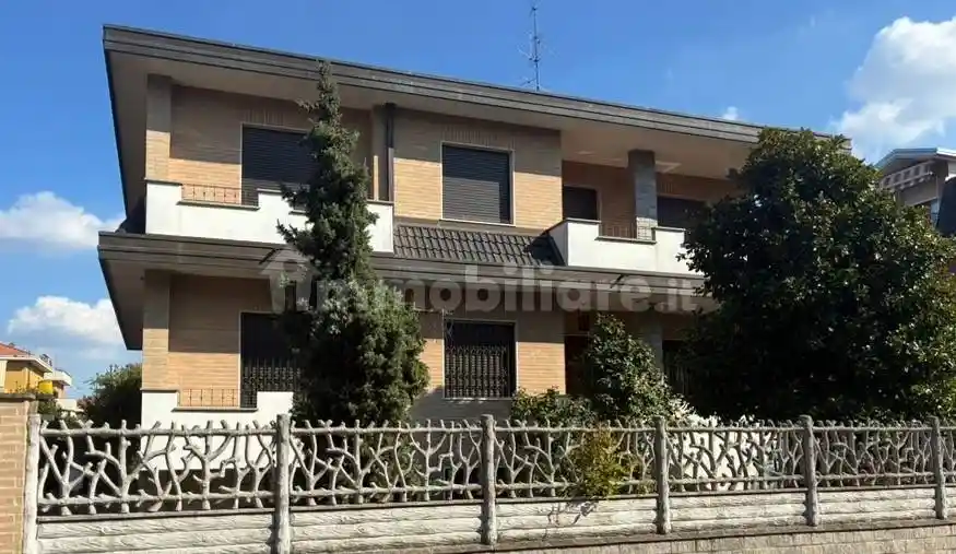 Villa in vendita a Limbiate