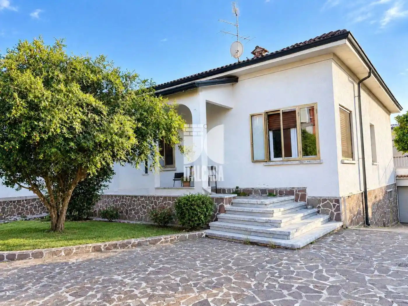 Villa in vendita a Mantova