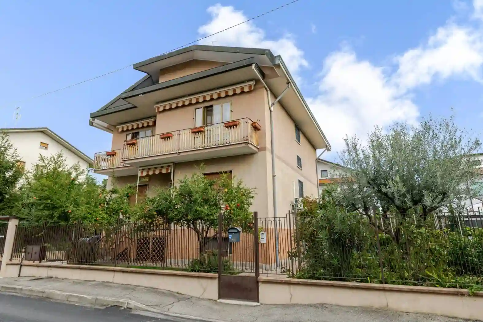 Villa - foto 2