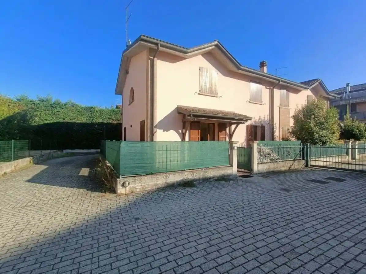 Villa in vendita a Brescello