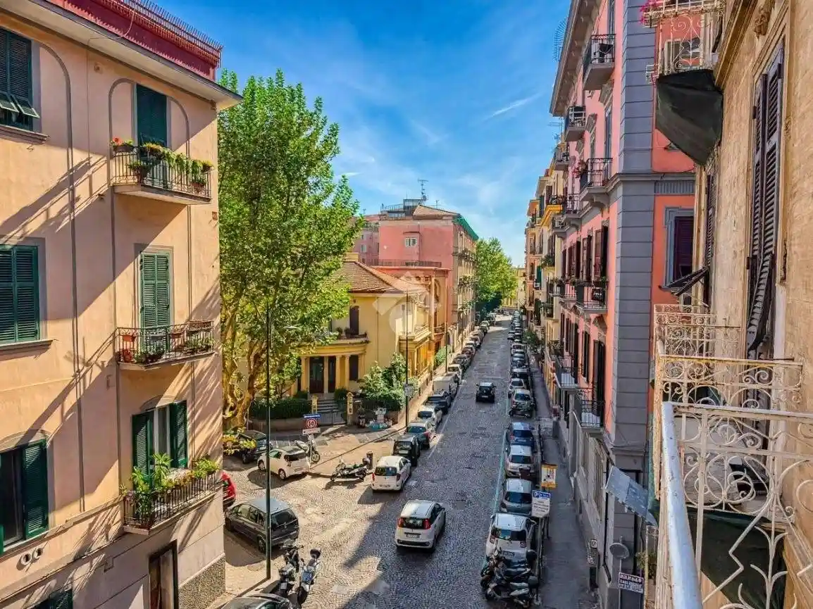 Appartamento in vendita a Napoli