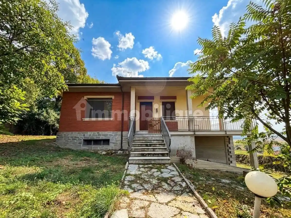Villa in vendita a Rovescala