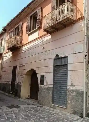 Casa indipendente in vendita a Caserta