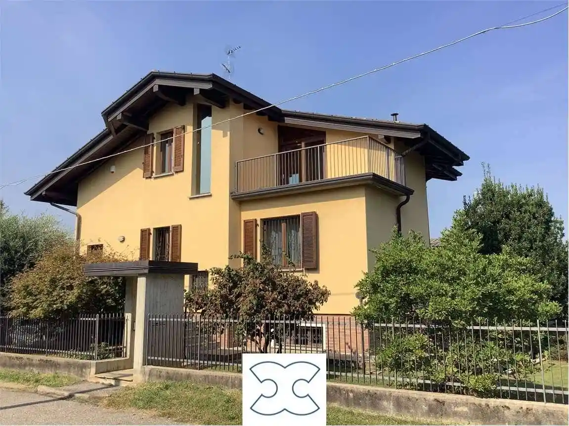 Villa in vendita a Albizzate