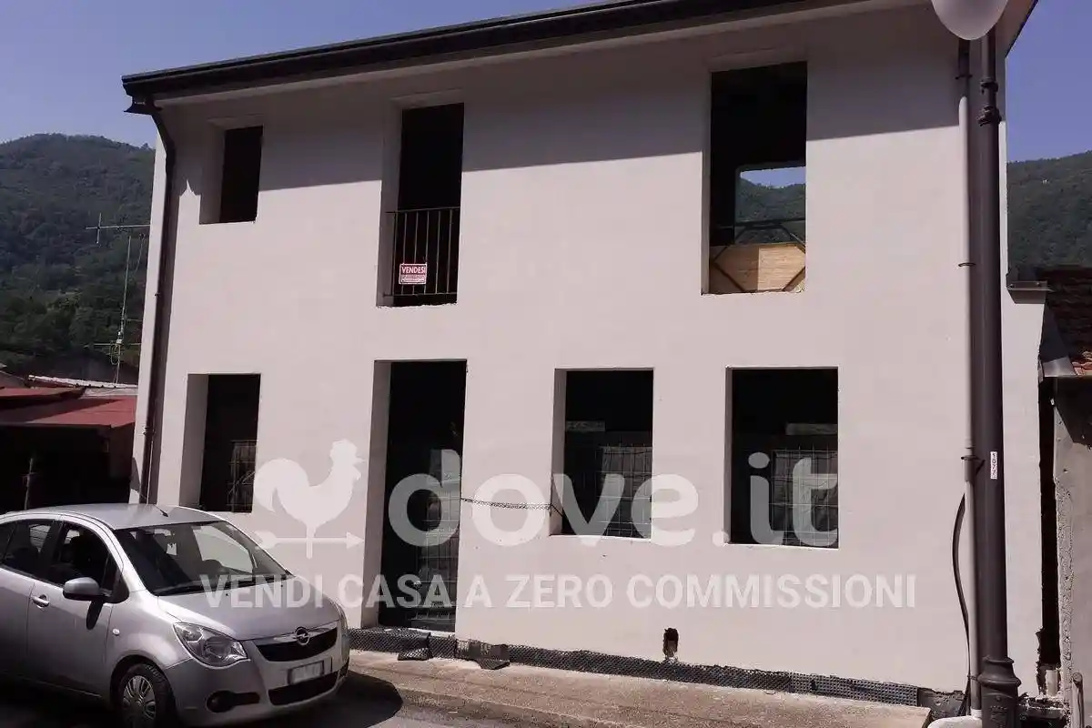 Casa indipendente in vendita a Sant'Angelo di Brolo