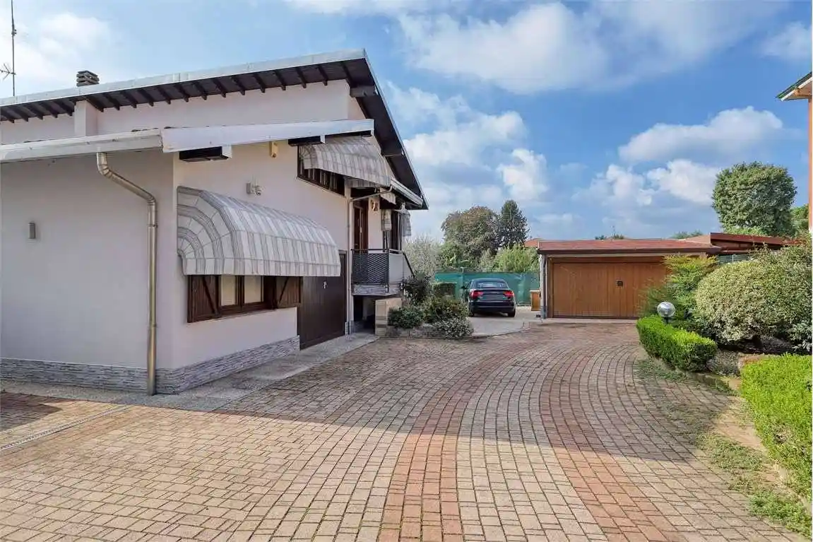 Villa in vendita a Cassano Magnago