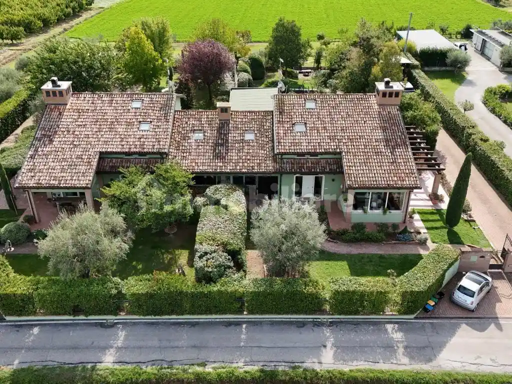 Villa in vendita a Cesena