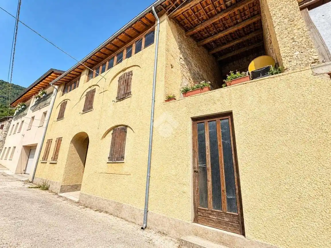 Rustico - Casale in vendita a Schio