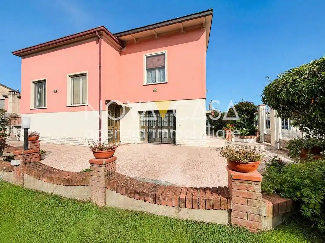 Villa in vendita a Pianengo