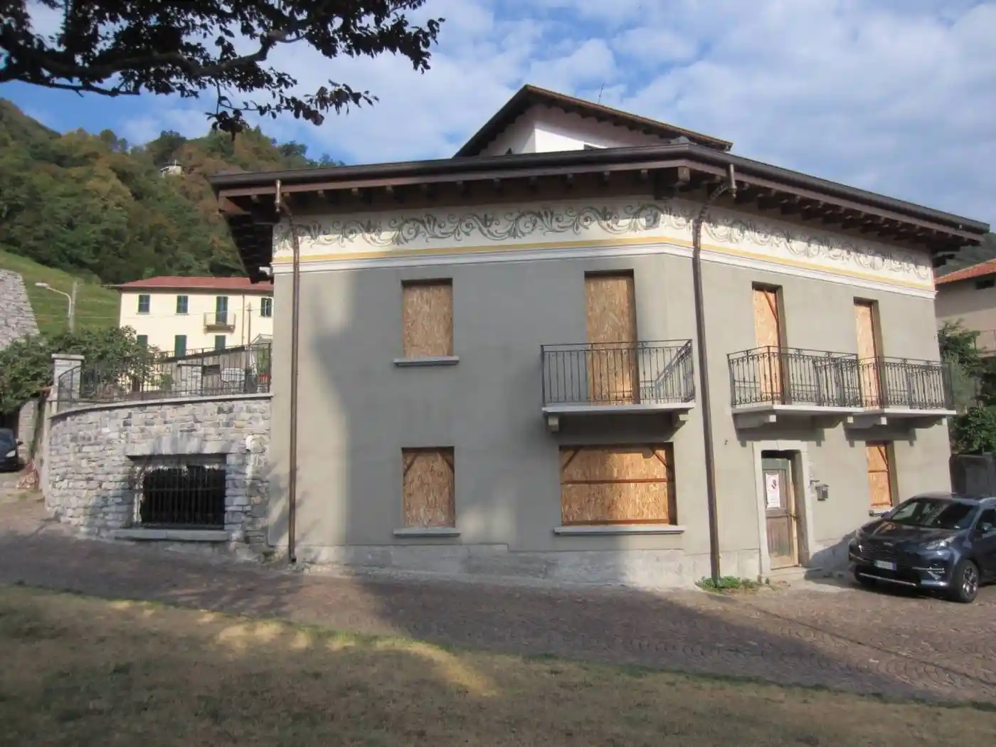Villa in vendita a Oliveto Lario