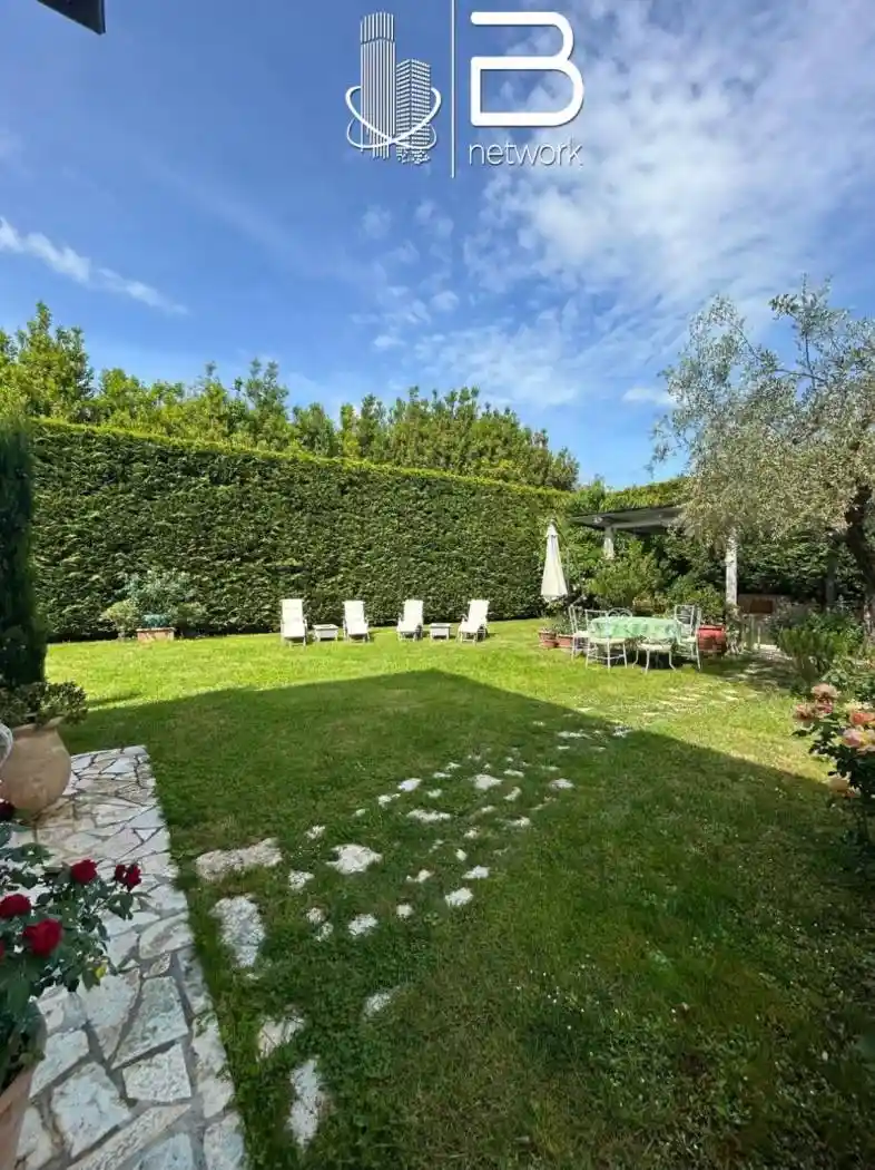 Villa in vendita a Pietrasanta