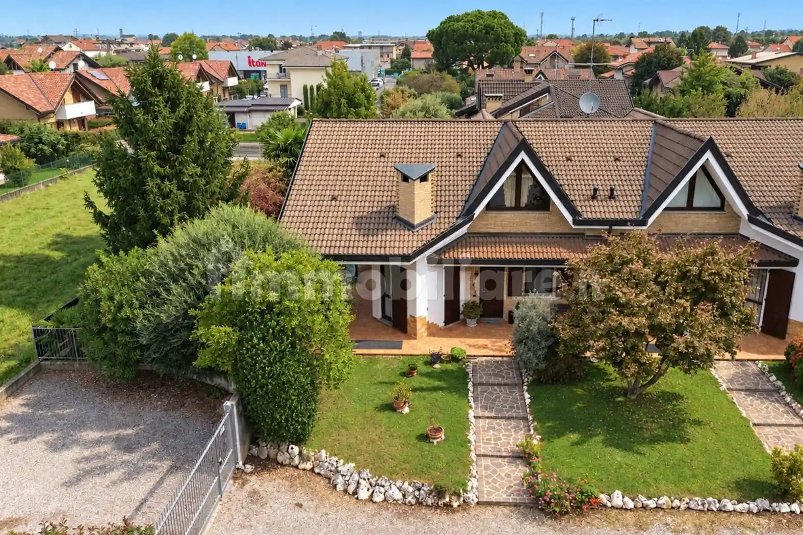 Villa in vendita a Cogliate