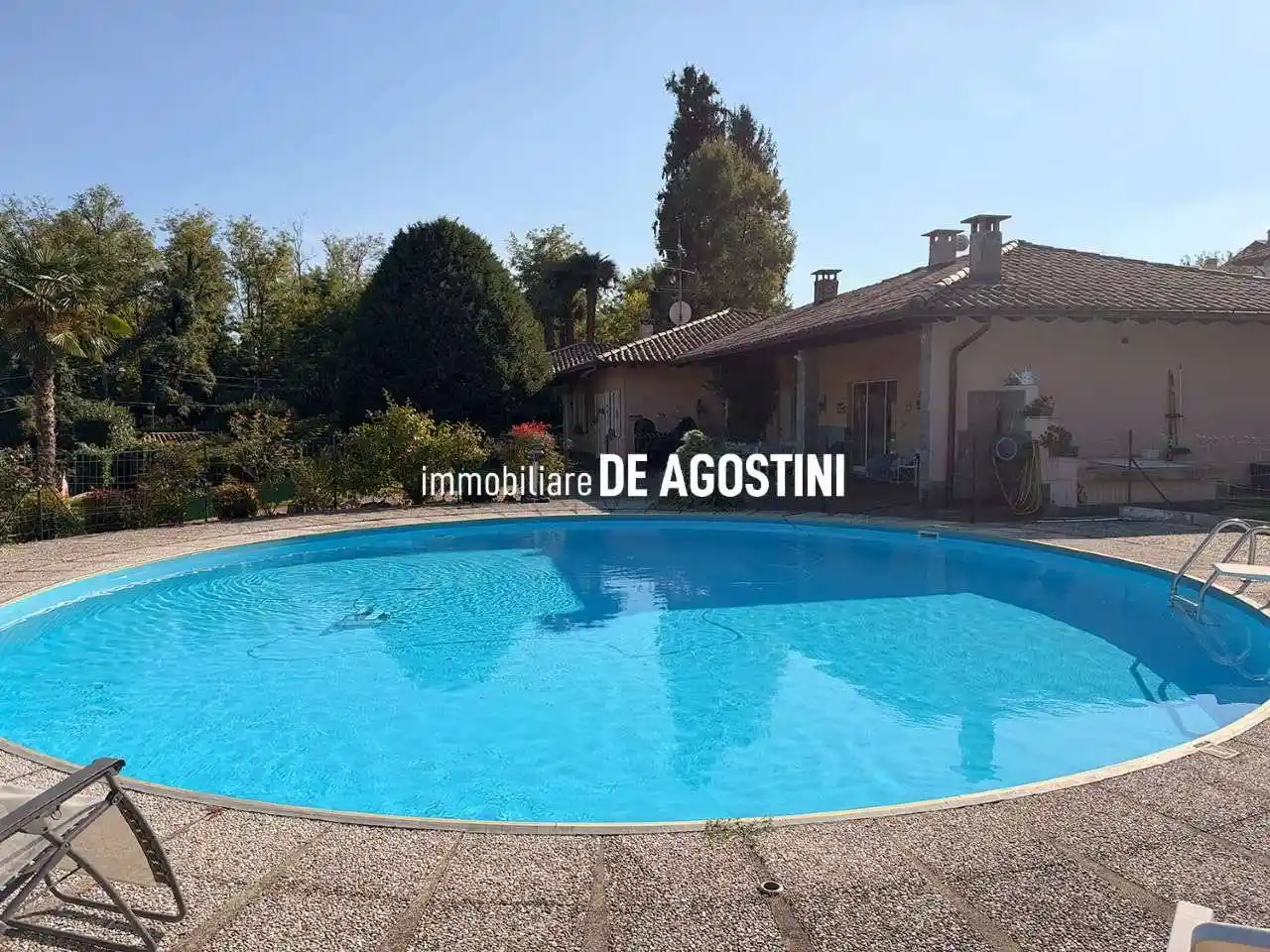 Villa in vendita a Borgo Ticino