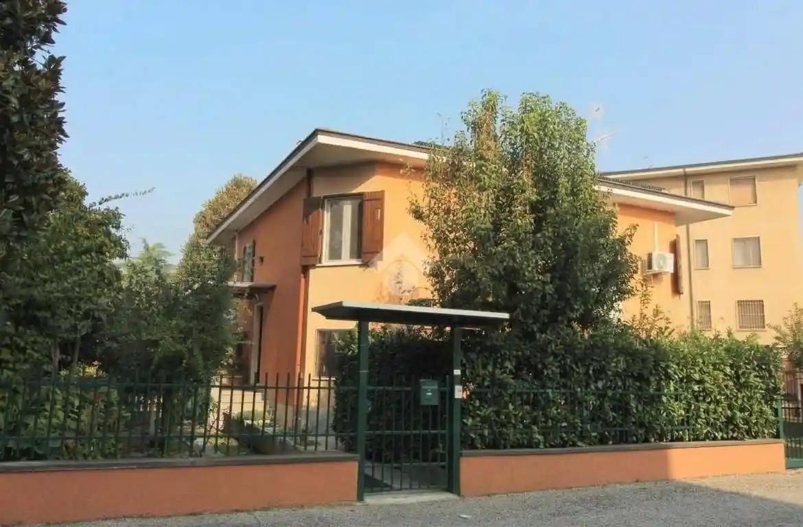 Villa in vendita a Lodi