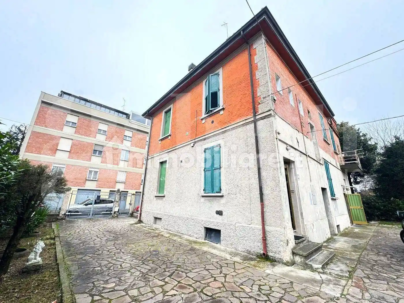 Palazzo - Edificio in vendita a Bologna