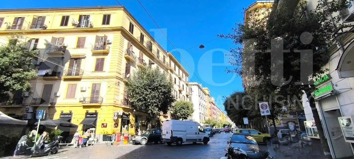 Appartamento in vendita a Napoli