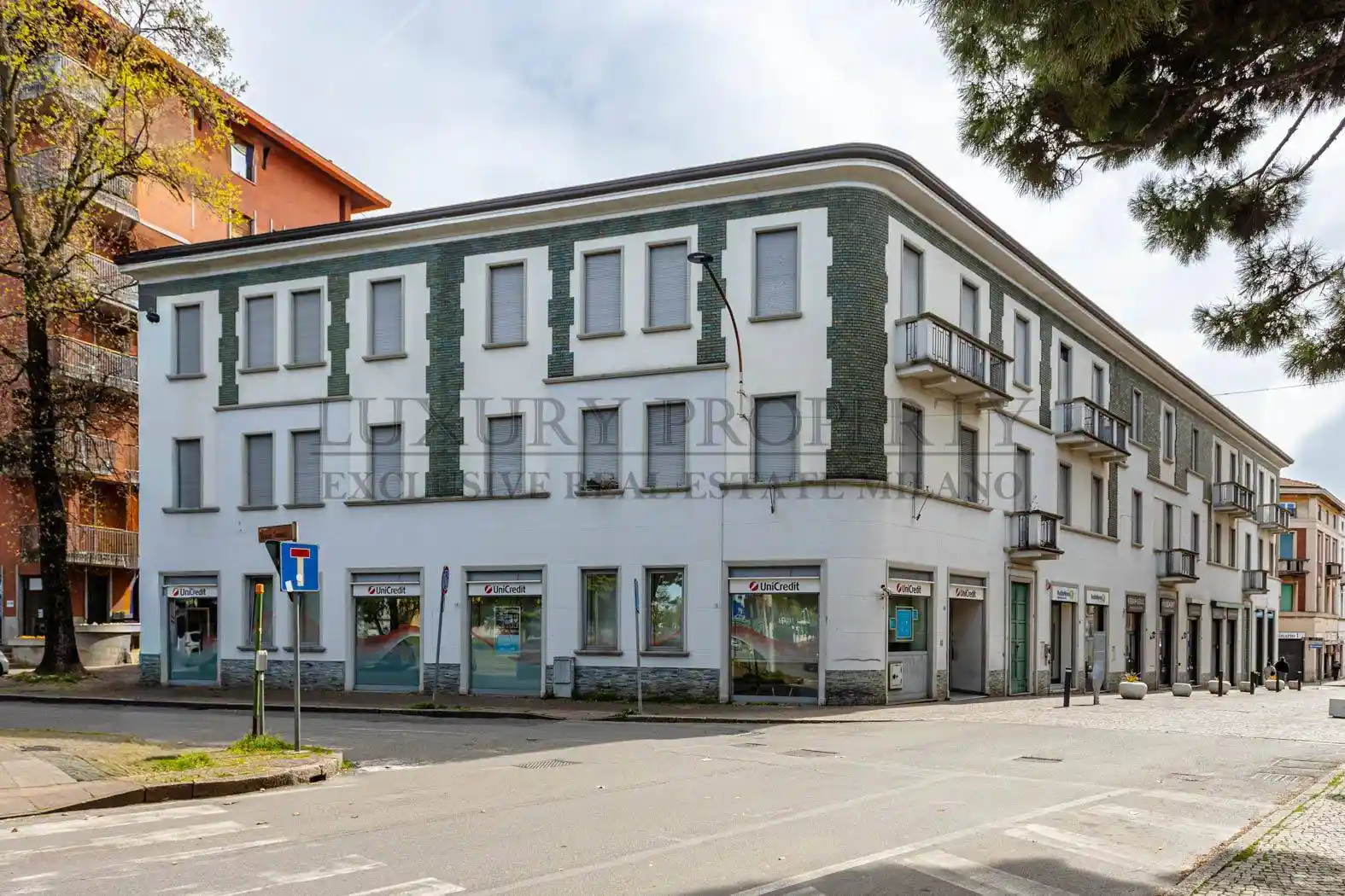 Palazzo - Edificio in vendita a Desio