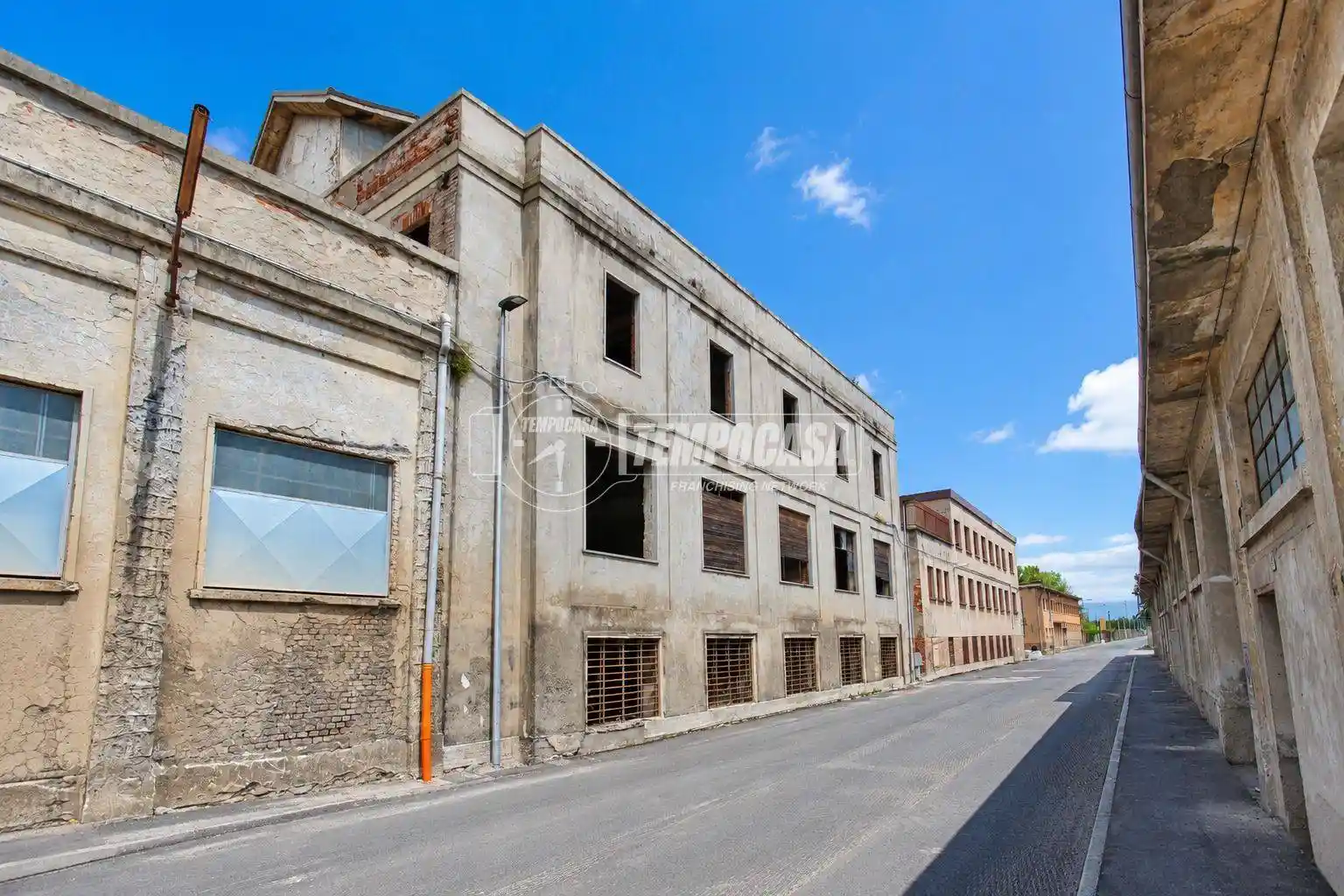 Palazzo - Edificio in vendita a Novara