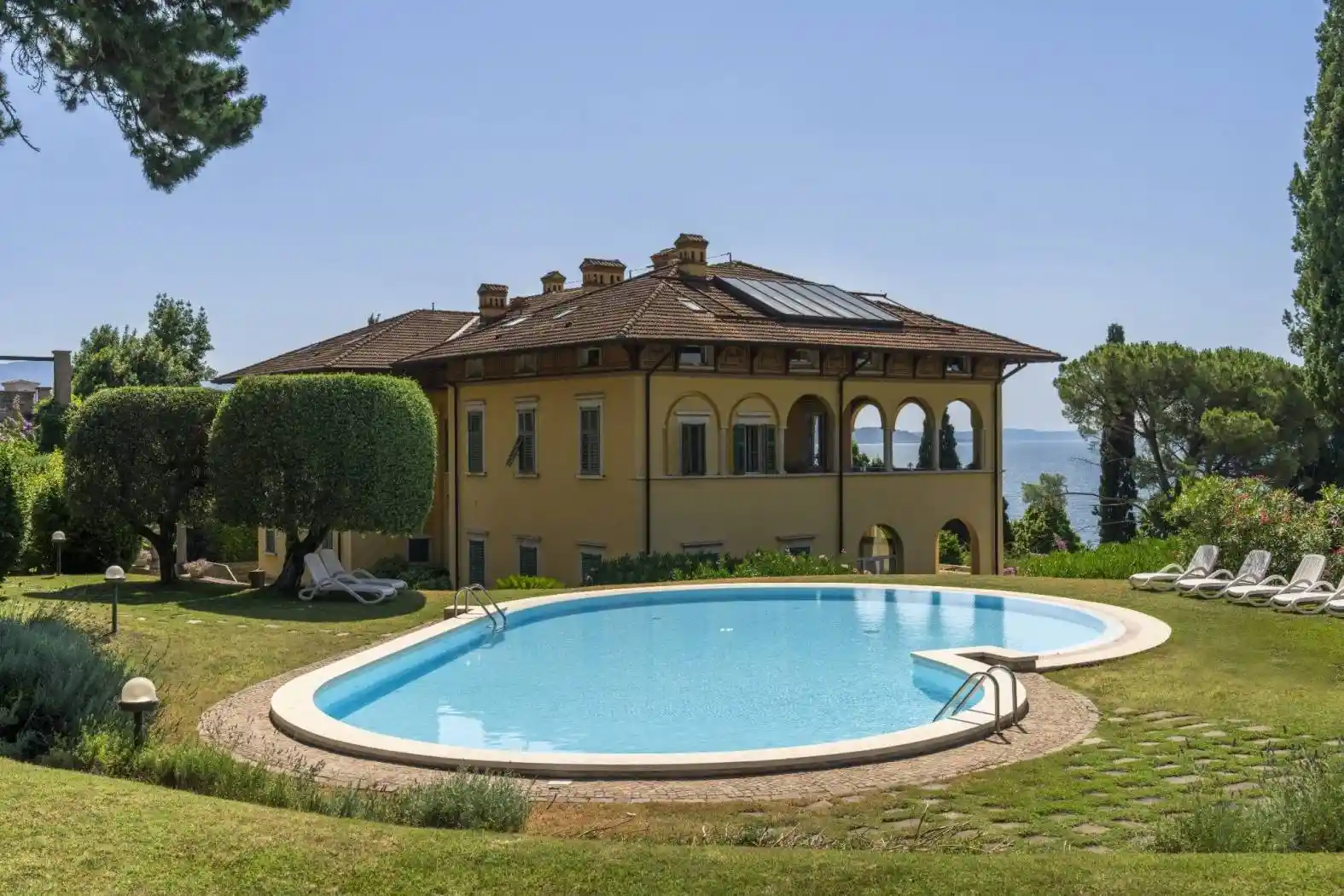 Appartamento in vendita a Gardone Riviera