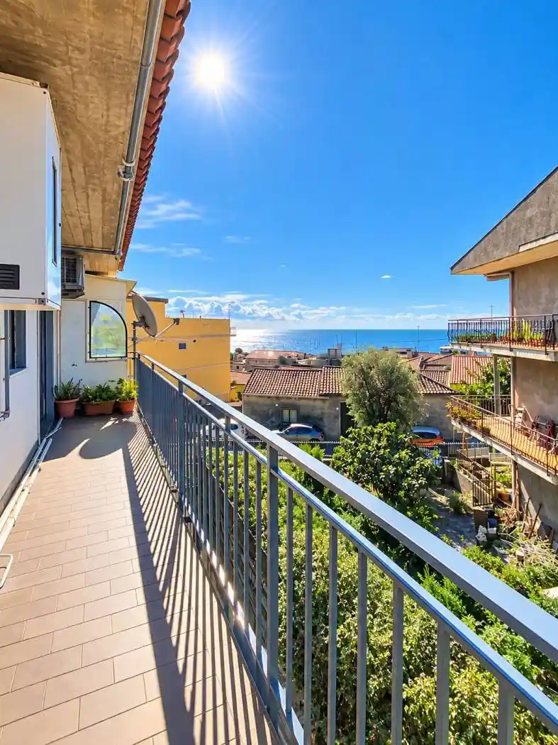 Appartamento in vendita a Aci Castello