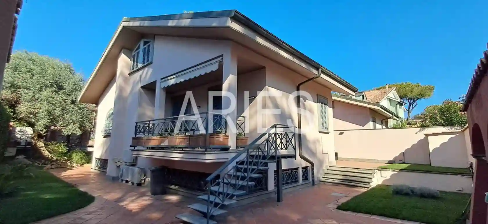 Villa - foto 2