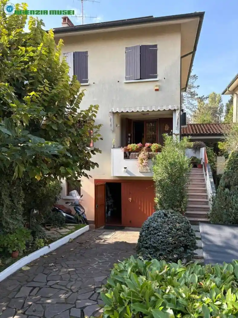 Villa in vendita a Granarolo dell'Emilia