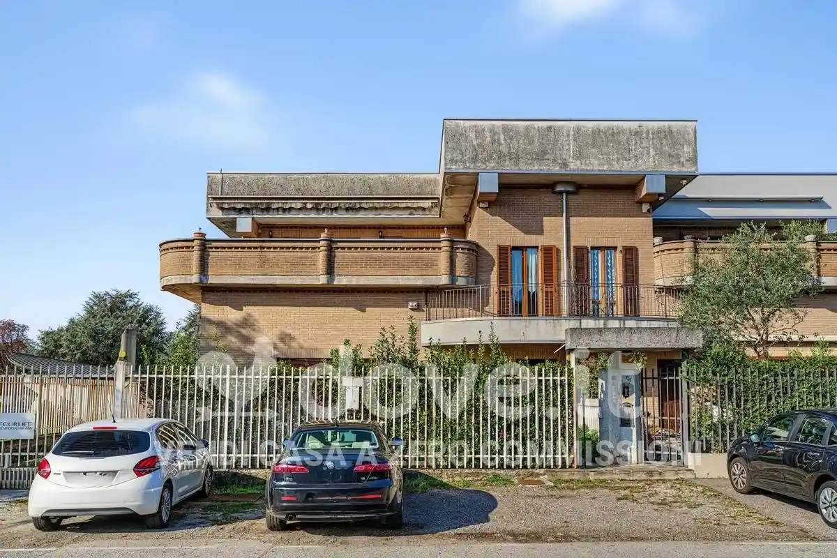 Appartamento in vendita a Carate Brianza