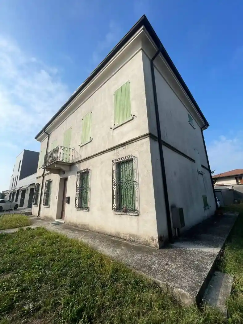 Villa in vendita a Poggio Rusco