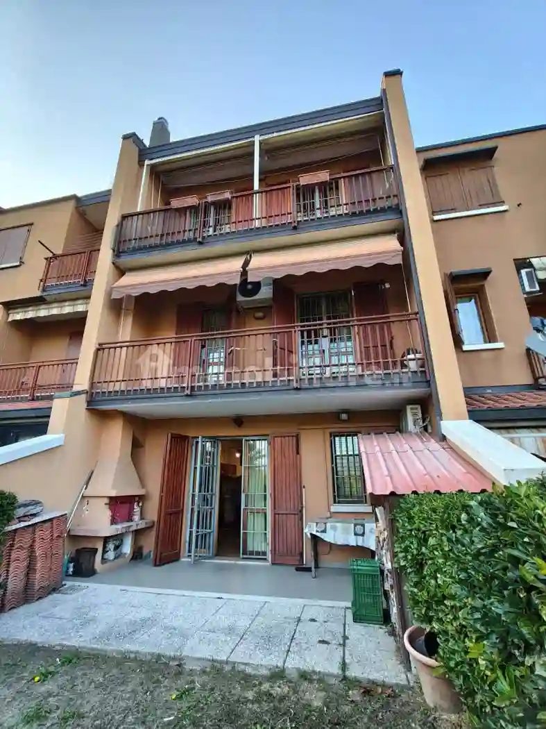 Villetta a schiera - foto 2