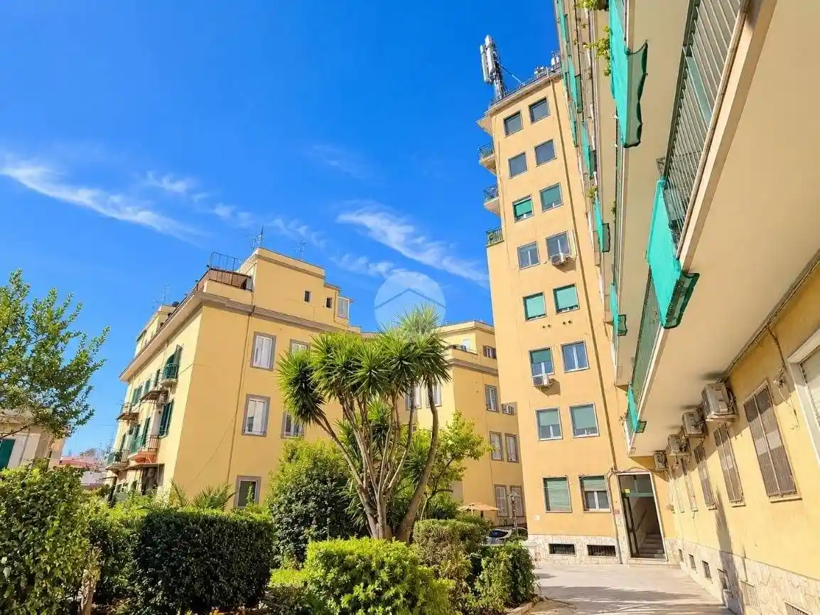 Appartamento in vendita a Napoli