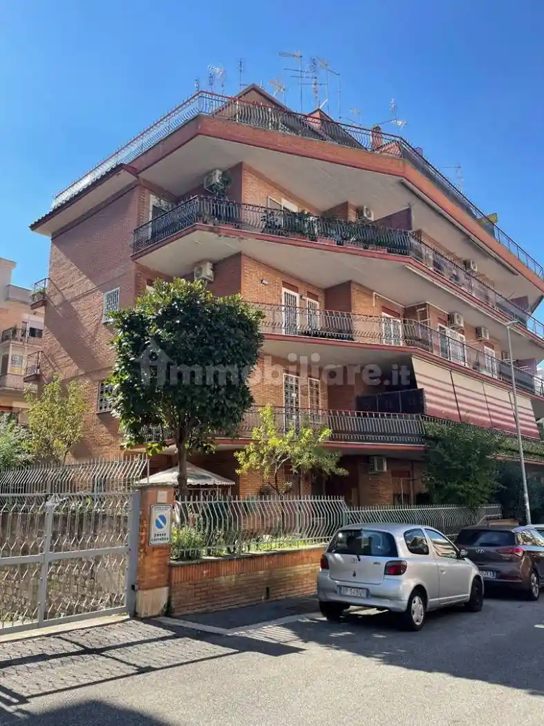 Appartamento in vendita a Roma