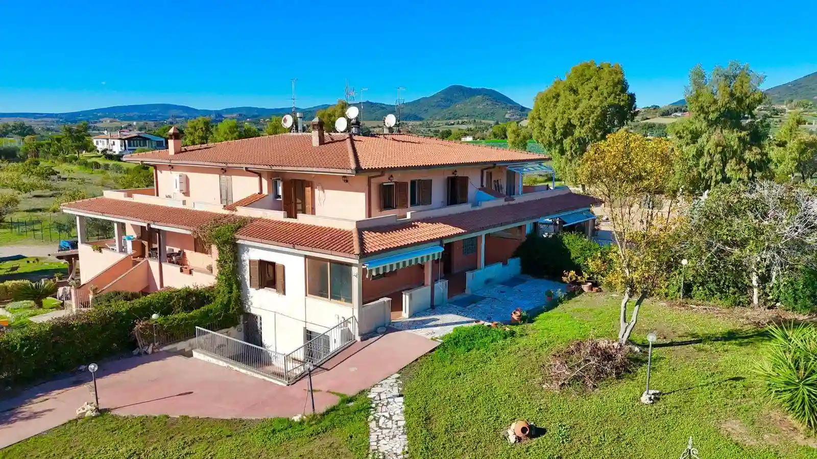 Villa - foto 2