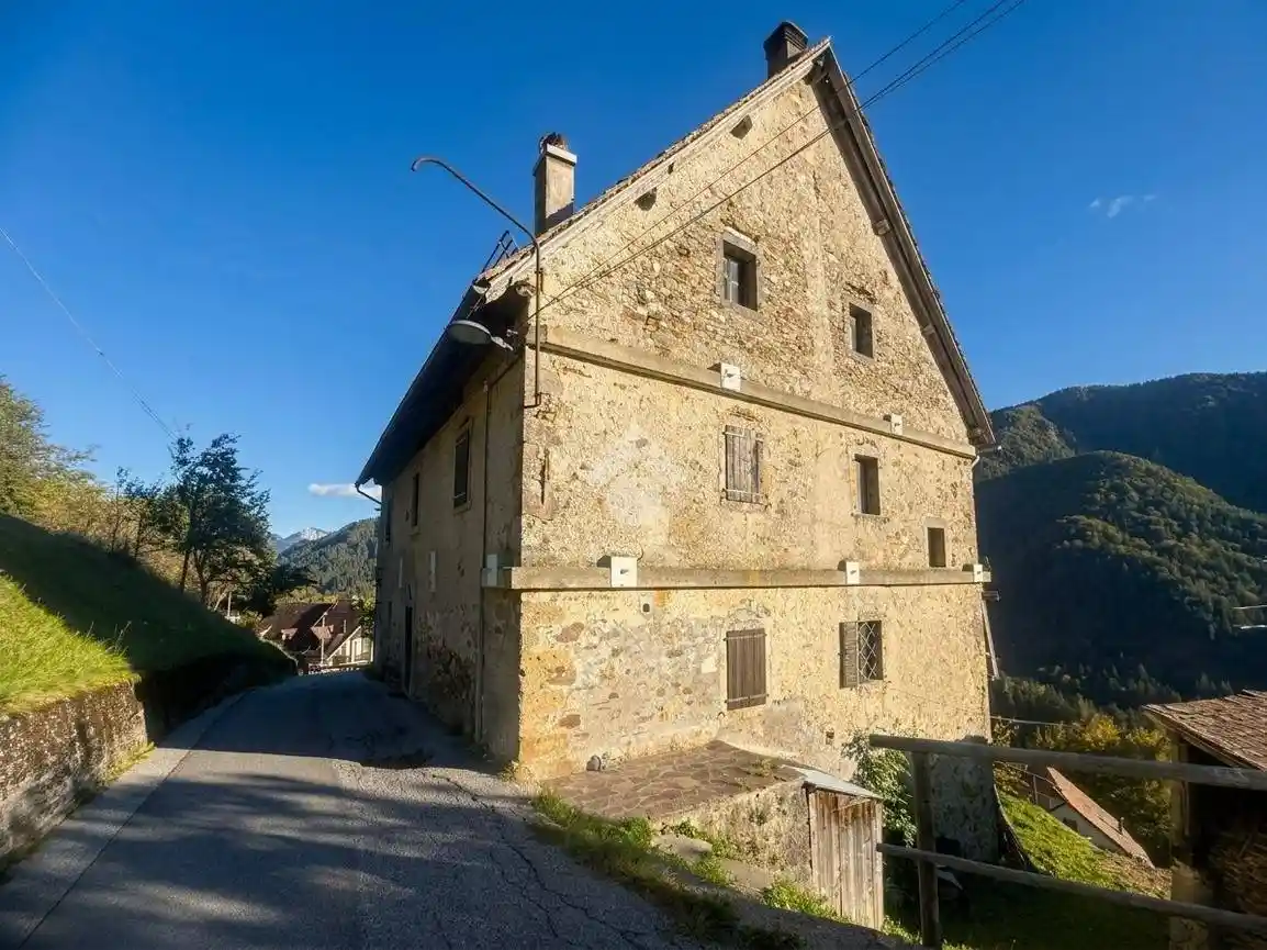 Casa indipendente in vendita a Ravascletto