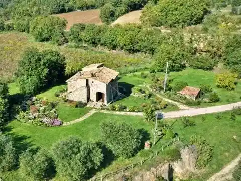Rustico - Casale in vendita a Baschi