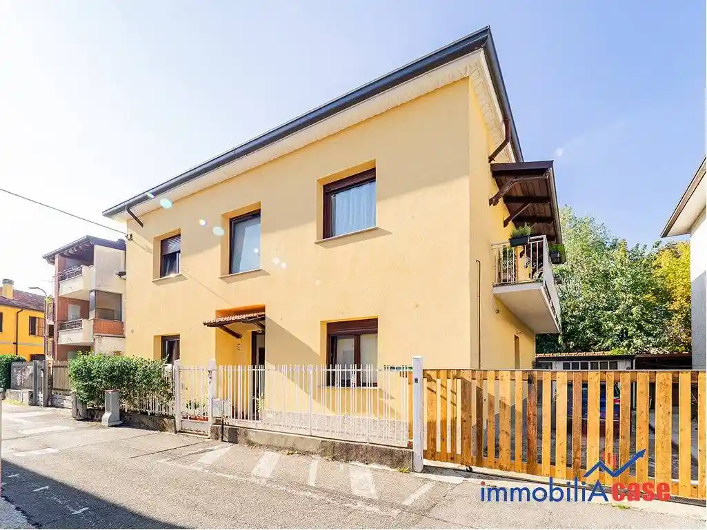 Villa in vendita a Limbiate