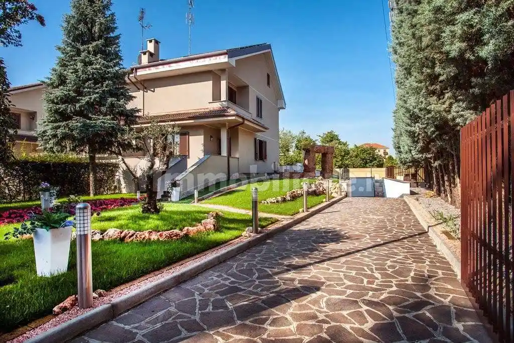 Villa in vendita a Brugherio