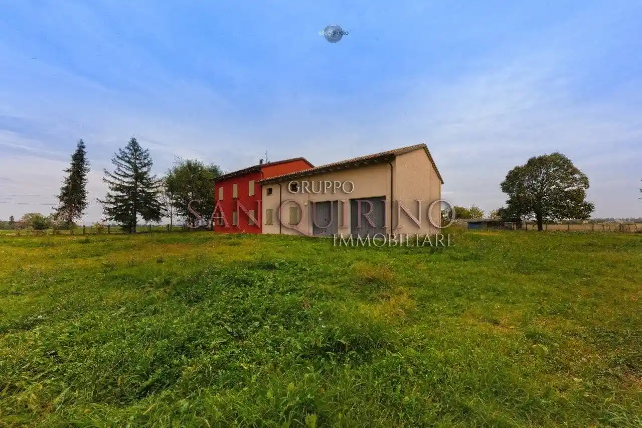 Villa in vendita a Mirandola