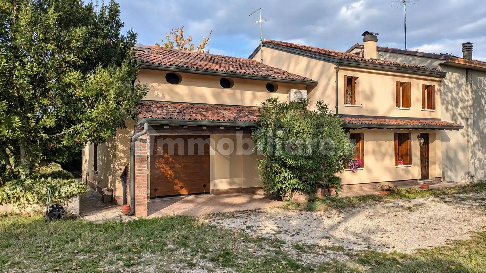 Villa in vendita a Ostiglia