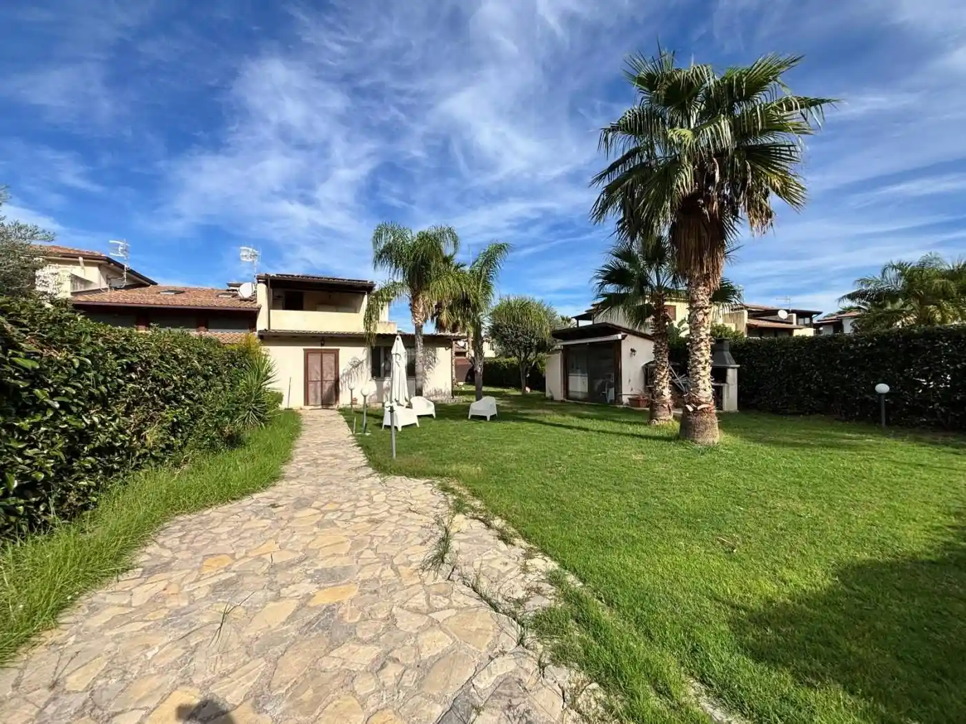 Villetta a schiera in vendita a Campofelice di Roccella